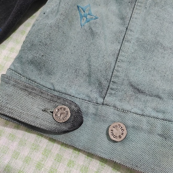 Louis Vuitton Gradient Embossed Denim Jacket - Picture 4 of 11